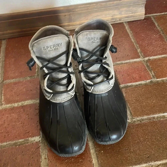 Sperry Duck Booties 6.5 - Picture 2 of 7
